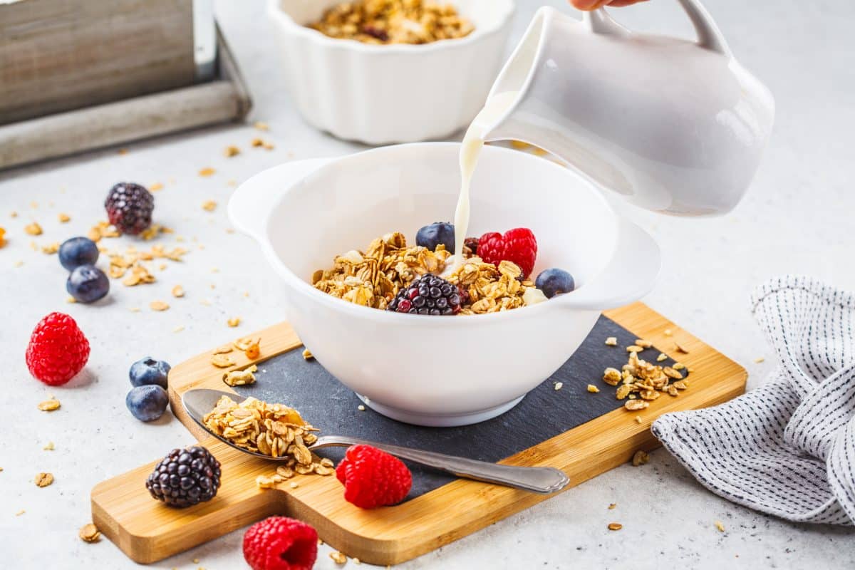 Le petit déjeuner et le lait sont associés à un meilleur statut pondéral chez l’enfant