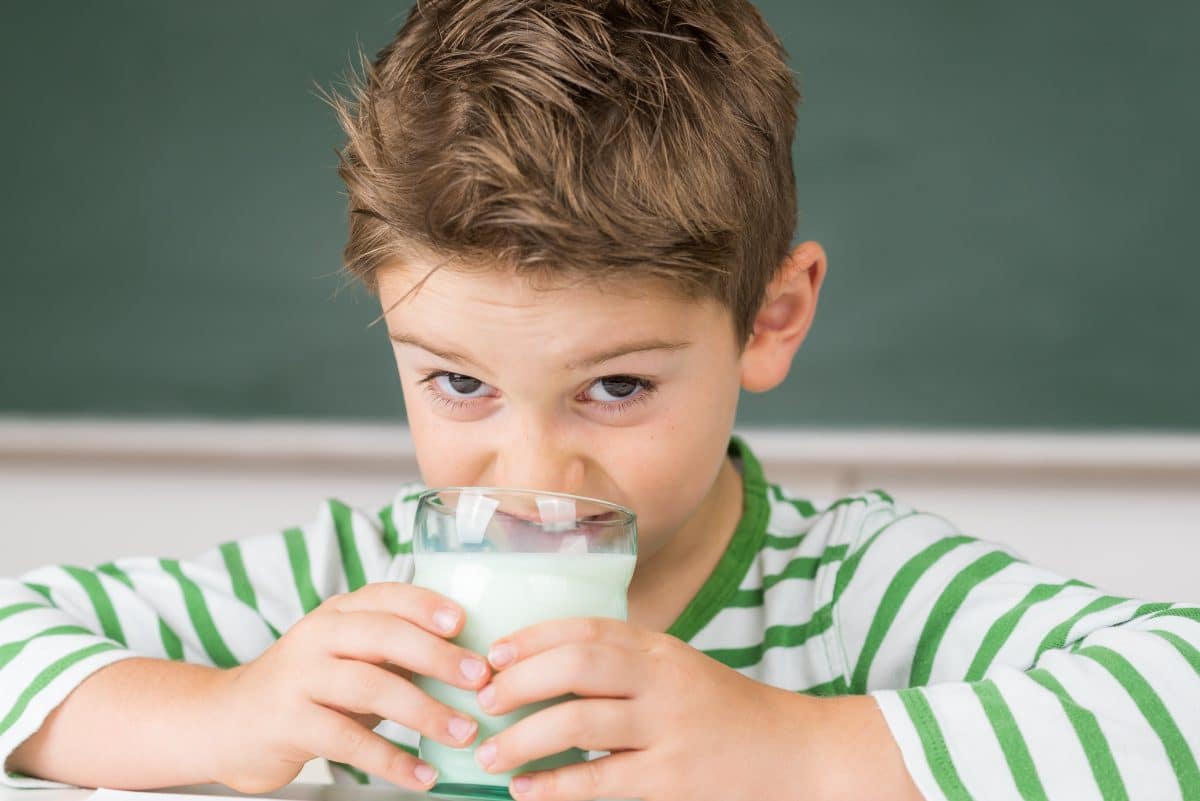 Santé osseuse : les effets bénéfiques des interventions nutritionnelles en milieu scolaire